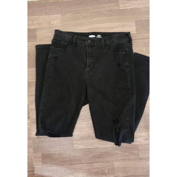 Old Navy black, Rockstar skinny, secret - slim pockets, distressed jeans. Size 1 - Picture 1 of 4